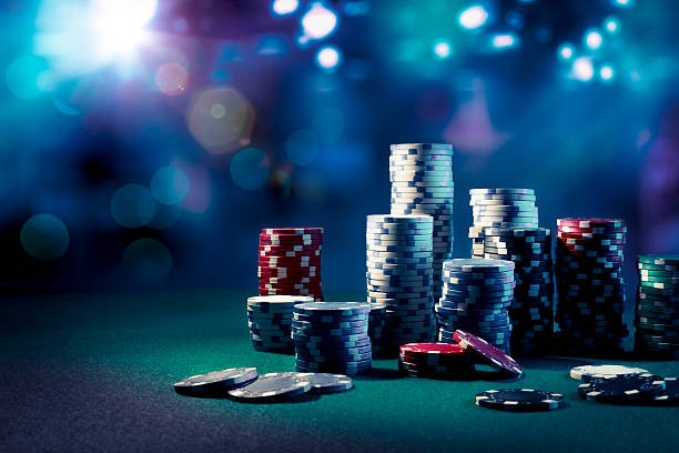 777mgm live dealer table interface on mobile showing blackjack game with live dealer feed