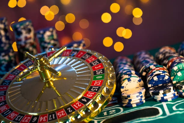 Fortune Rabbit slot interface showing five-reel grid and paytable